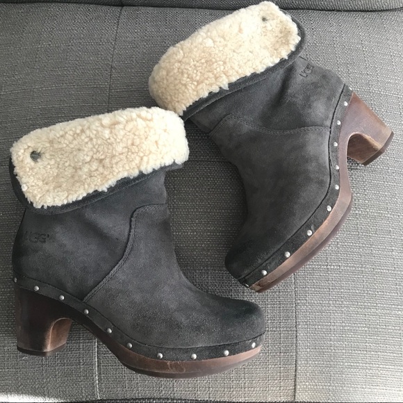 UGG Shoes - Ugg low suede boots gray sz 5